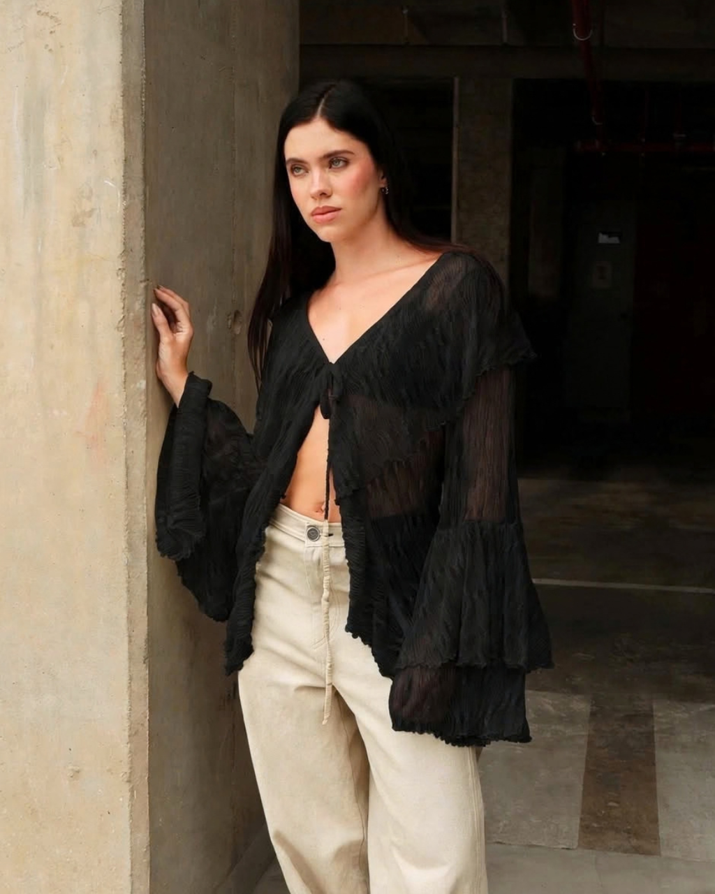 Top Billow Black